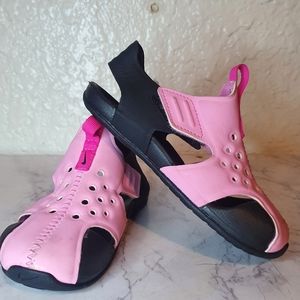 Nike little kids' SUNRAY PROTECT SANDALS sz 9C